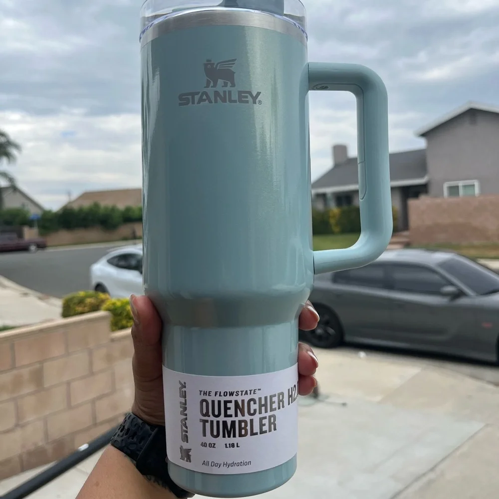 Stanley Target Limited Edition Collab flowstate Quencher H20 Blueberry Milk 40oz - Picture 5 of 9